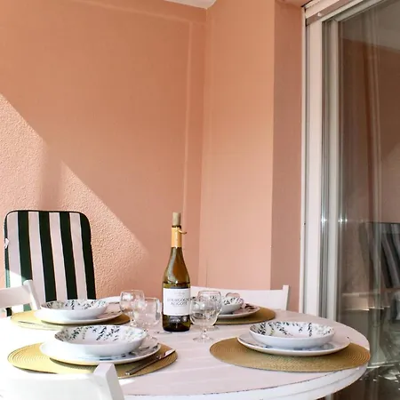 Apartment 2 Pieces Avec Parking Et Climatisation Pres De La - Fr-1-252a-117 *